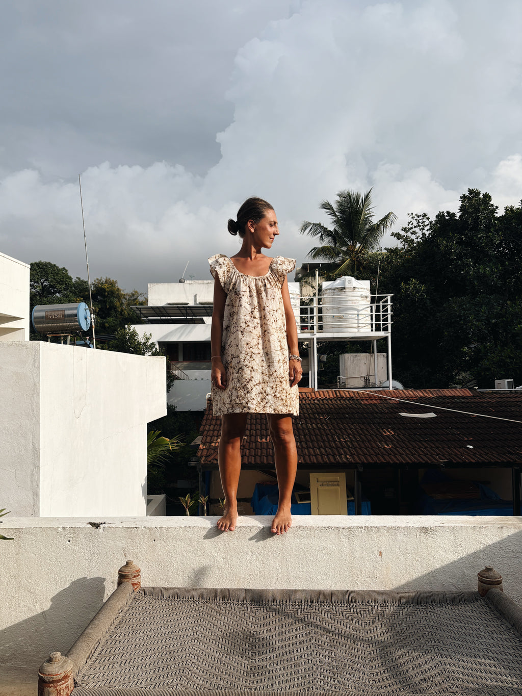 Short frill dress cream batik