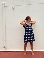 Short frill dress blue white triangle ikat
