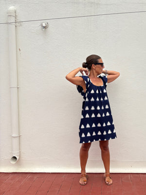 Short frill dress blue white triangle ikat