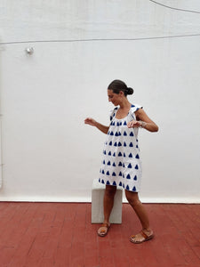 Short frill dress white blue triangle ikat