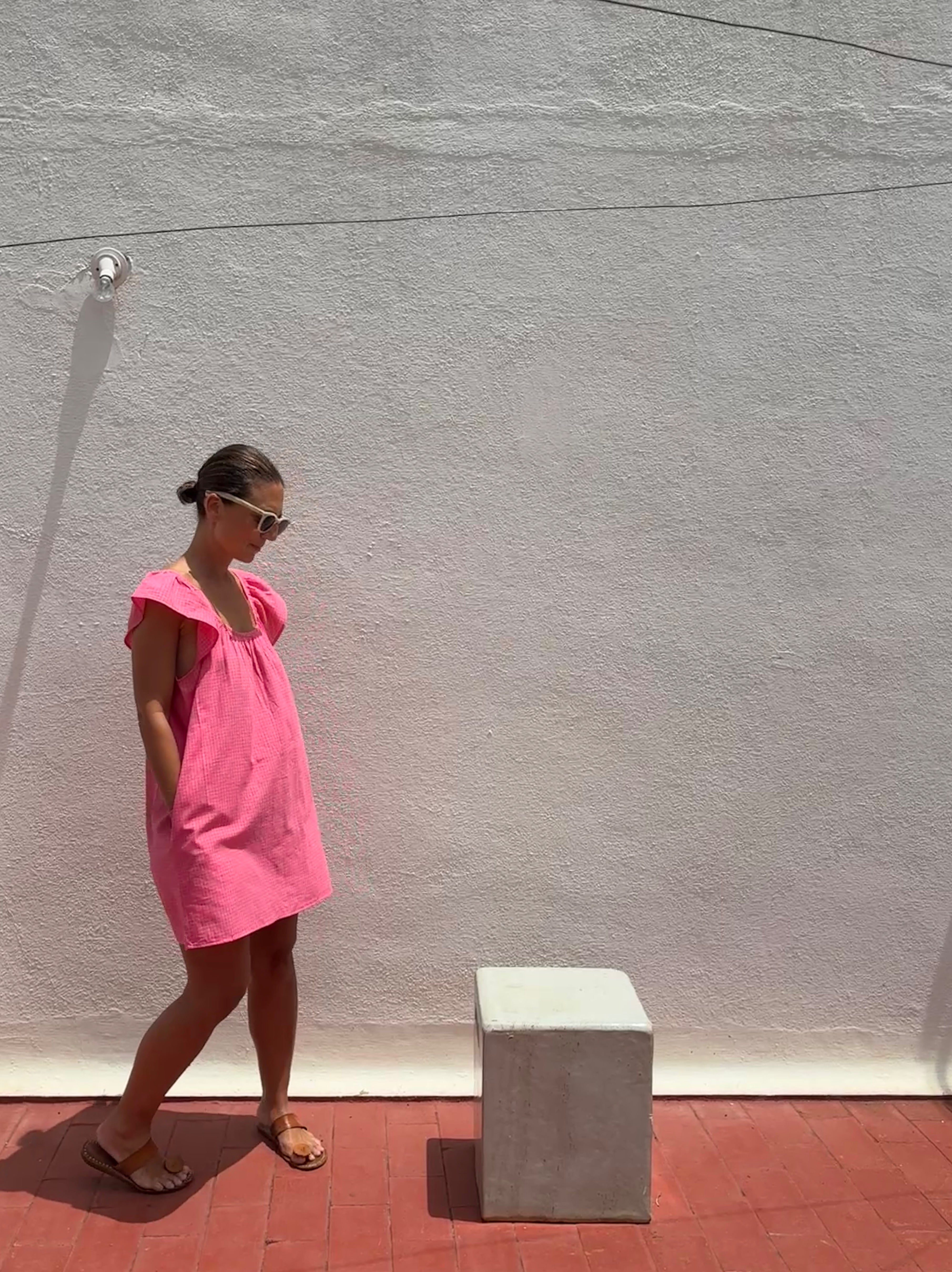 Short frill dress pink handloom