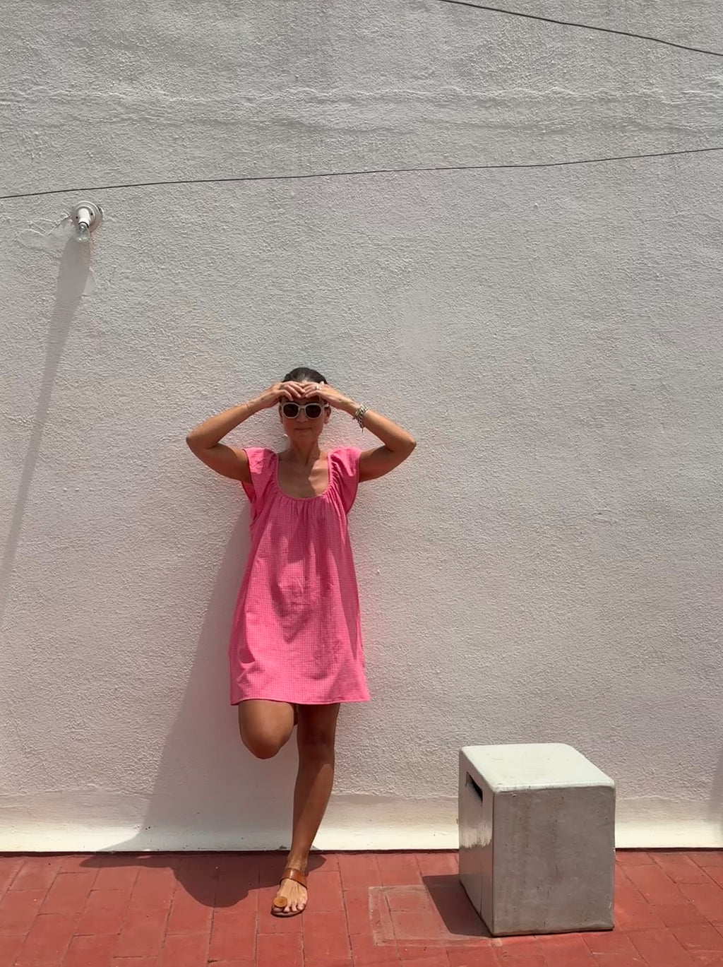 Short frill dress pink handloom